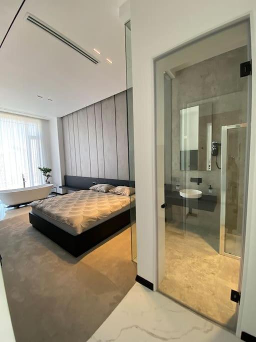 Апартаменты Luxury Penthouse Prishtina Приштина Экстерьер фото