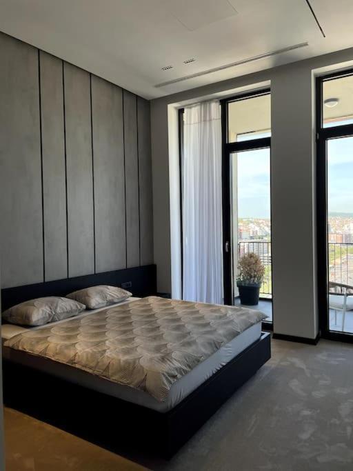Апартаменты Luxury Penthouse Prishtina Приштина Экстерьер фото