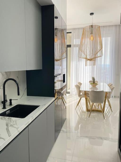 Апартаменты Luxury Penthouse Prishtina Приштина Экстерьер фото